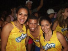 Oktober 10 Anos